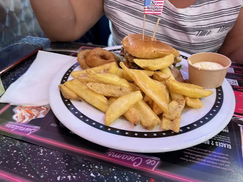 a.j. engel_Memphis - Restaurant Diner_Lille_review