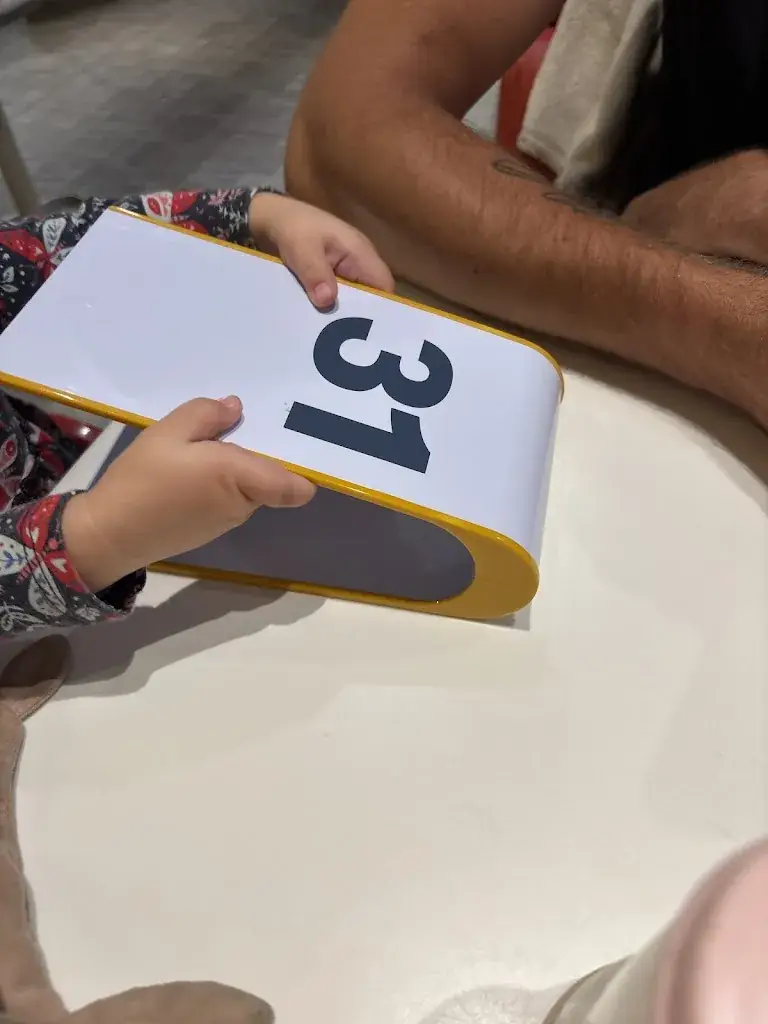 Mélissa Boudechicha_McDonald's_Clairoix_review