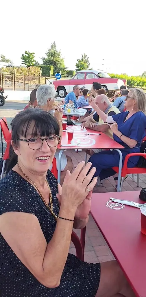 Happy Diners_Clairoix_slider_image_2