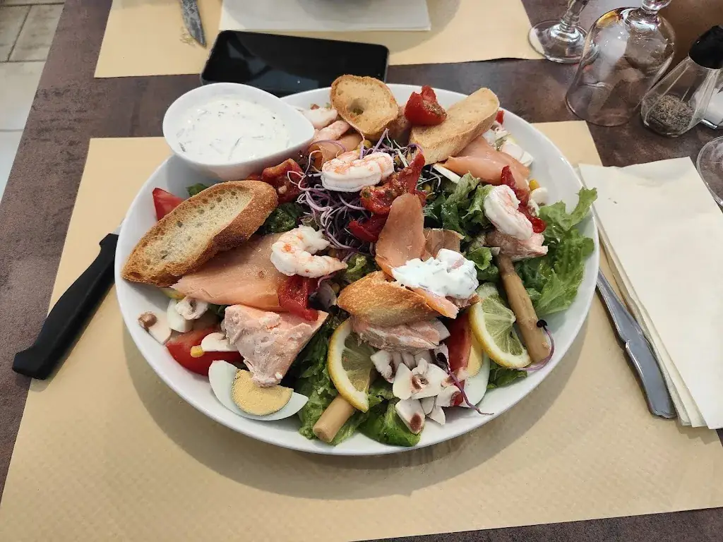 Le Saint Nicolas_Coucy-le-Château-Auffrique_slider_image_2