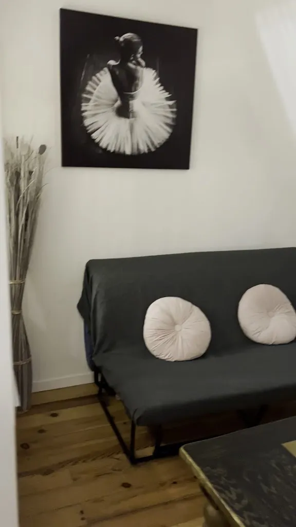 Logis Hôtel Bellevue Restaurant in Coucy-le-Château-Auffrique