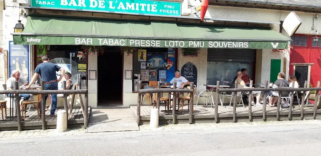 Le Bar de l'amitié Restaurant in Coucy-le-Château-Auffrique