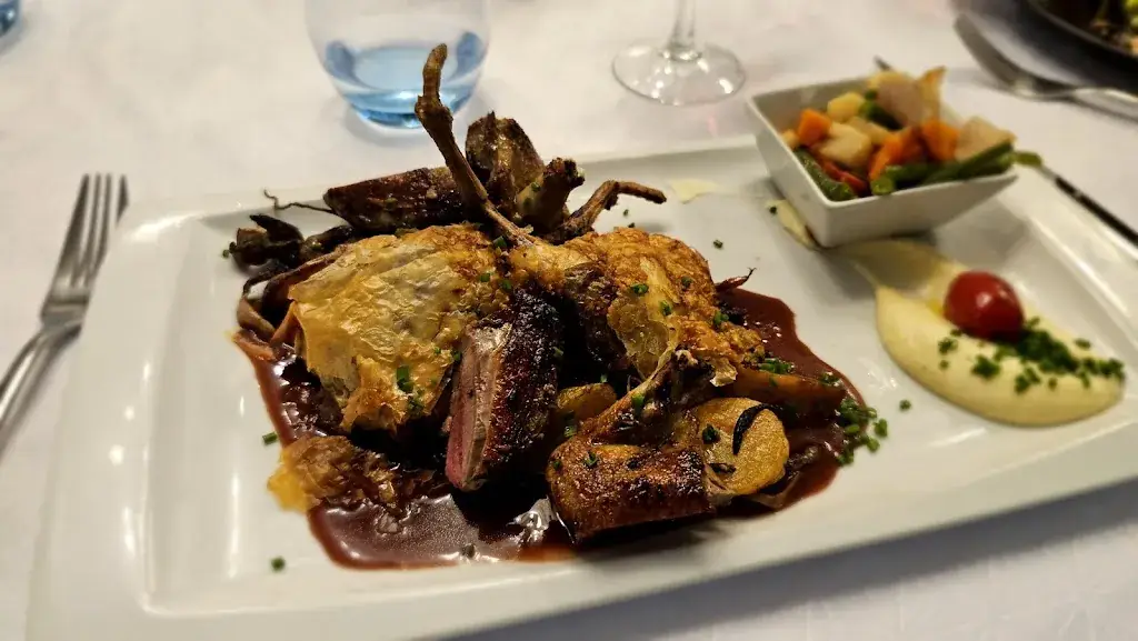 Hyunjune Woo_Nicolas... La Suite au Cottage_Lambres-lez-Douai_review