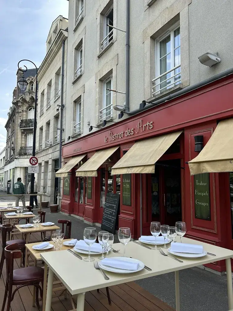 Le Bistrot Des Arts restaurant in Compiègne