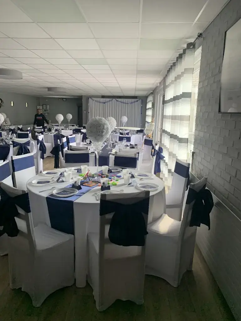 Jenny Koziak_Les 4 Canaux - Salles de réception_Courchelettes_review