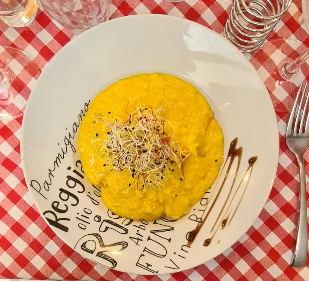 Michael Westen_La Petite Italie_Corbie_review