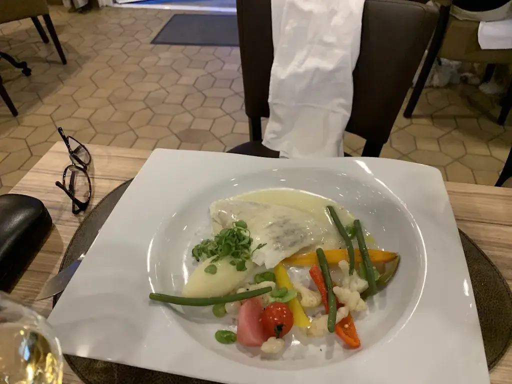 Simon Galbraith_L'Auberge Fleurie_Heilly_review