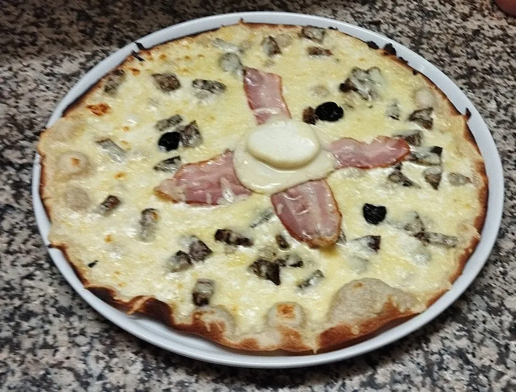 Le XV de Lily Restaurant Pizzeria_Coux_slider_image_3