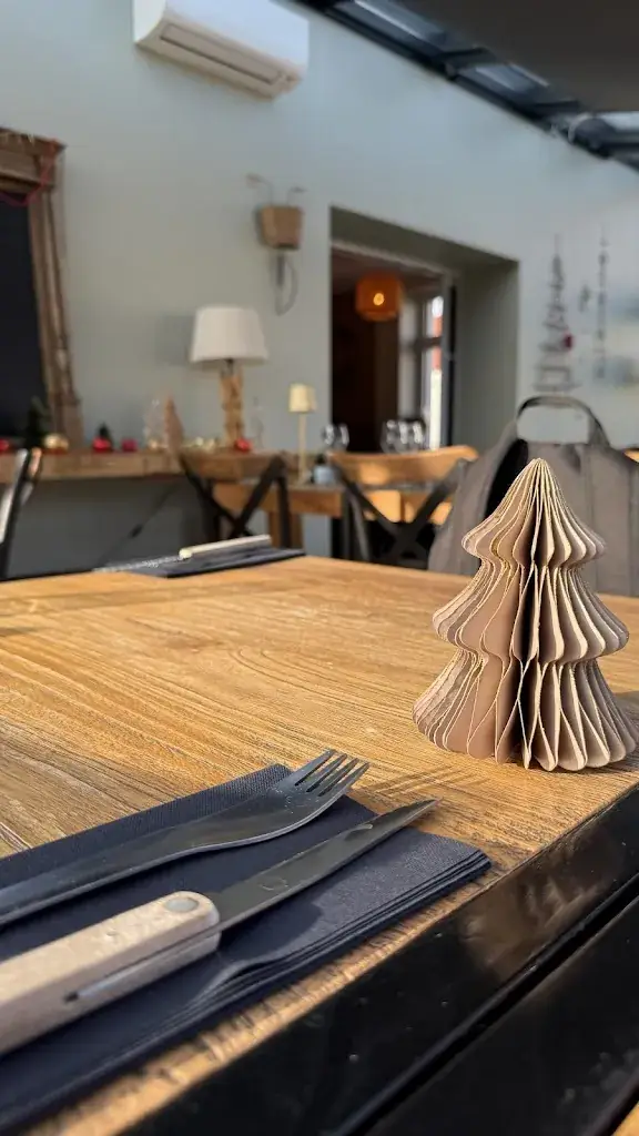 Charisma Mitra_La Tablée_Peuplingues_review