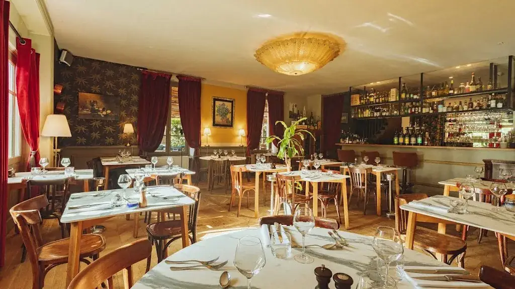 Restaurant-Hôtel de la Gare_Couzon-au-Mont-d'Or_slider_image_1