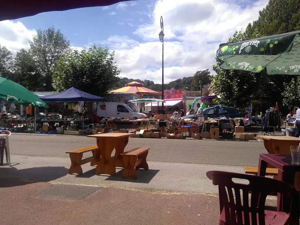 Café Le Saint Éloi Cuise La Motte restaurant in Cuise-la-Motte