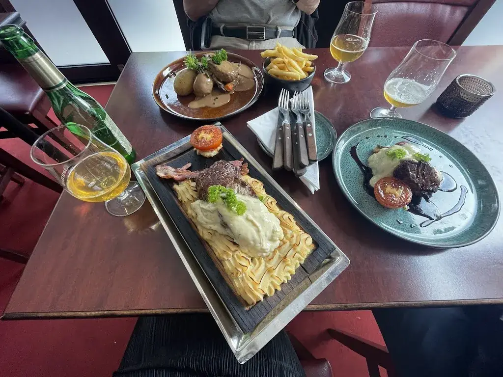 Christie Wang_Dannes_Sweden_review