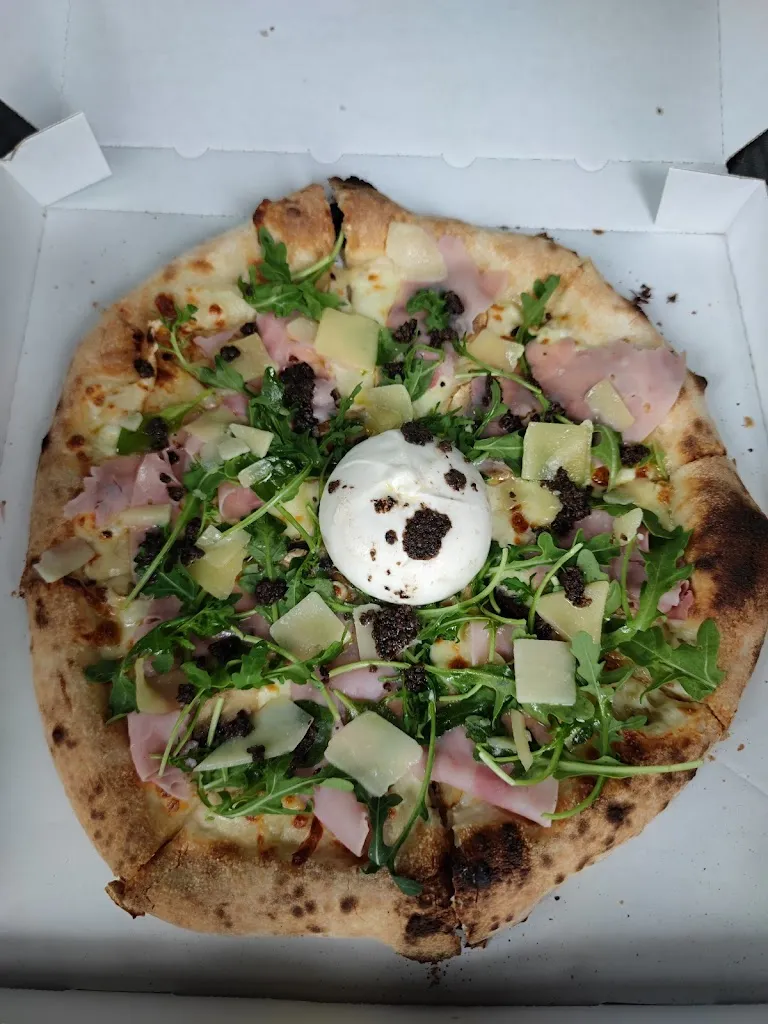 Isabelle Philly_PIZZERIA DES MONTS D’OR_Couzon-au-Mont-d'Or_review