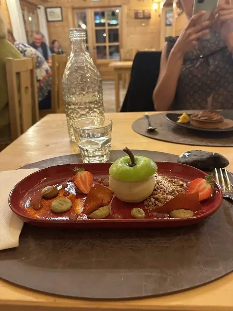 Florencia Lamberti_Chez Mireille, Le Darbelin_Cordon_review