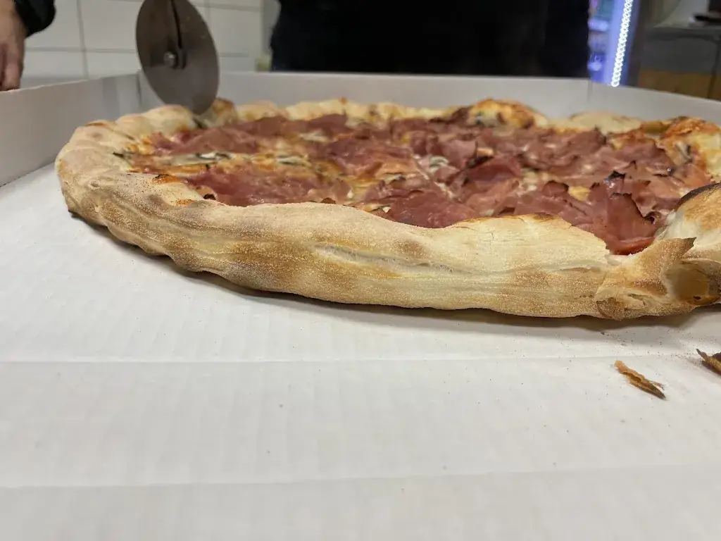 Menu_Pizza Factory - Your favourite pizza shop_Vuadens_image_3