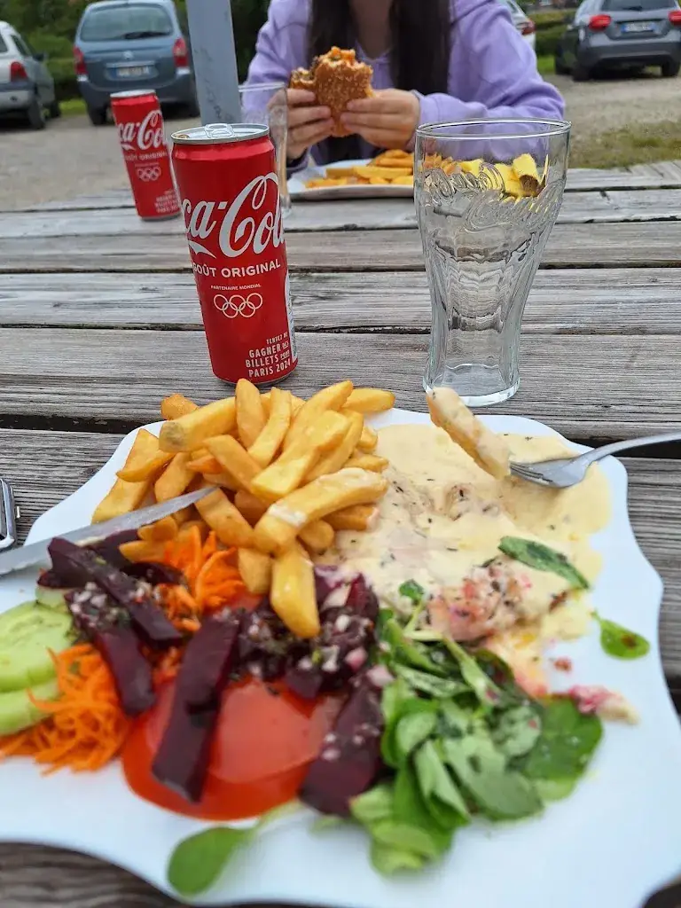 Evelyne Salhi_Au Maxélo_Deûlémont_review