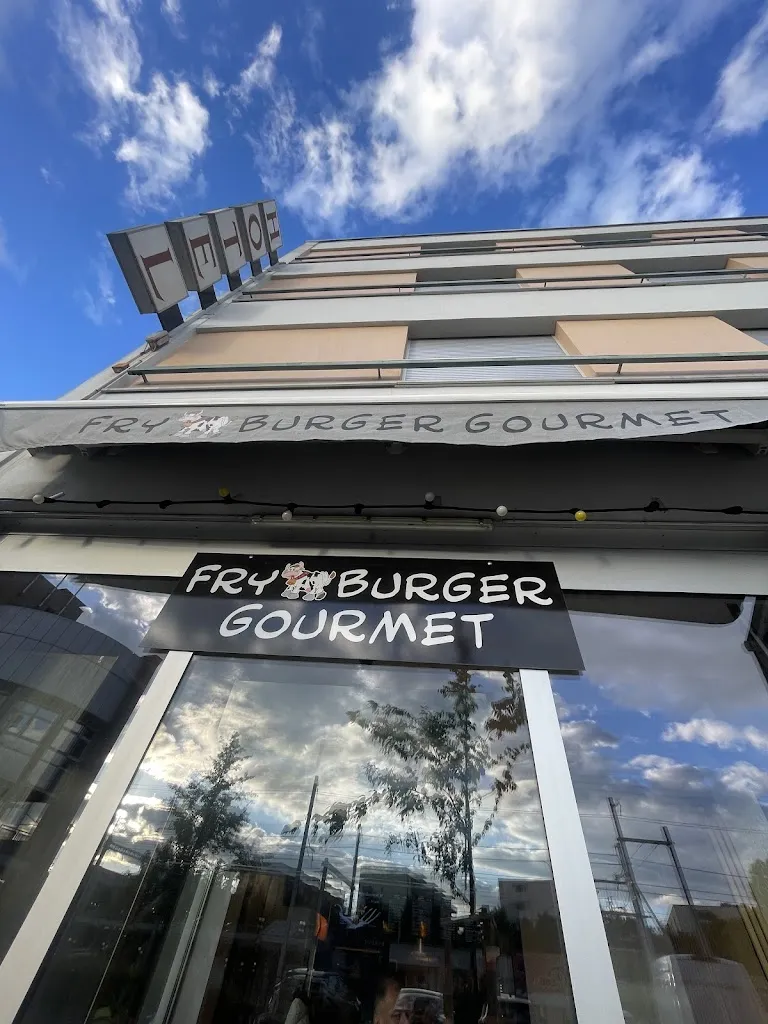 Bree Jimenez_Fry Burger Gourmet_Bulle_review