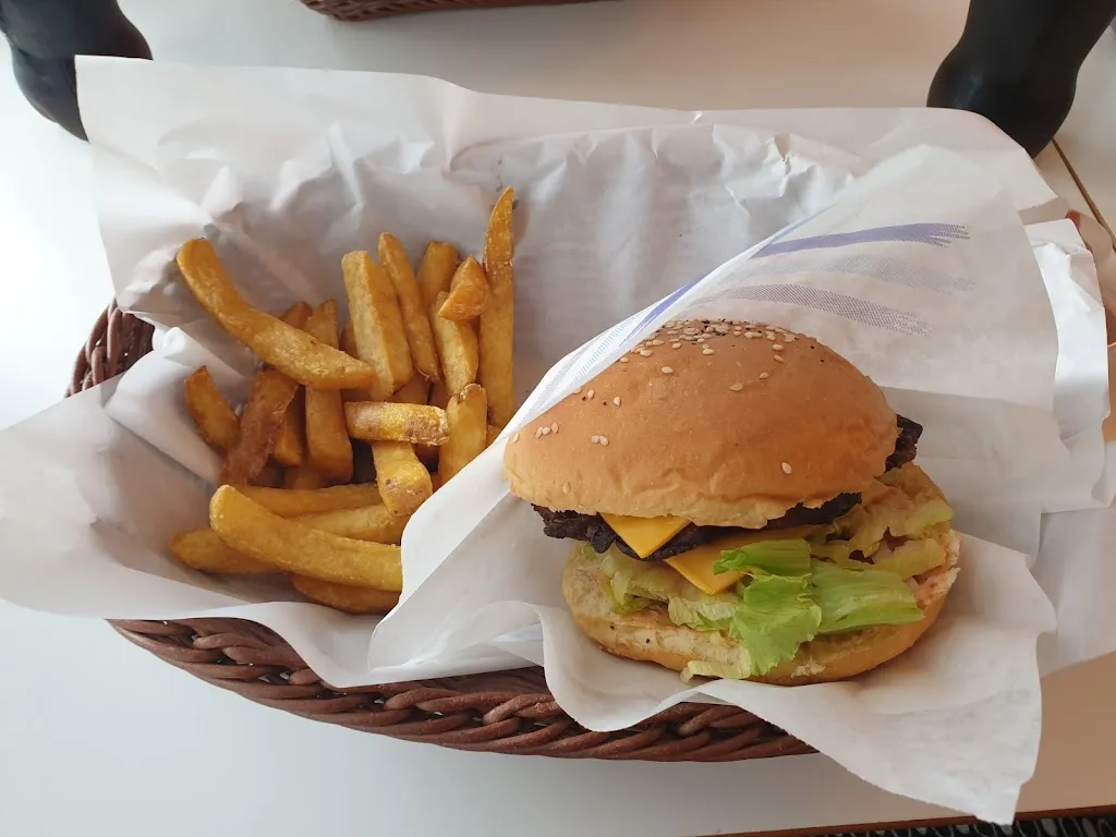 Fry Burger Gourmet_Bulle_slider_image_3