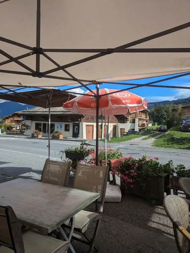 Le Petit Châlet restaurant in Cordon