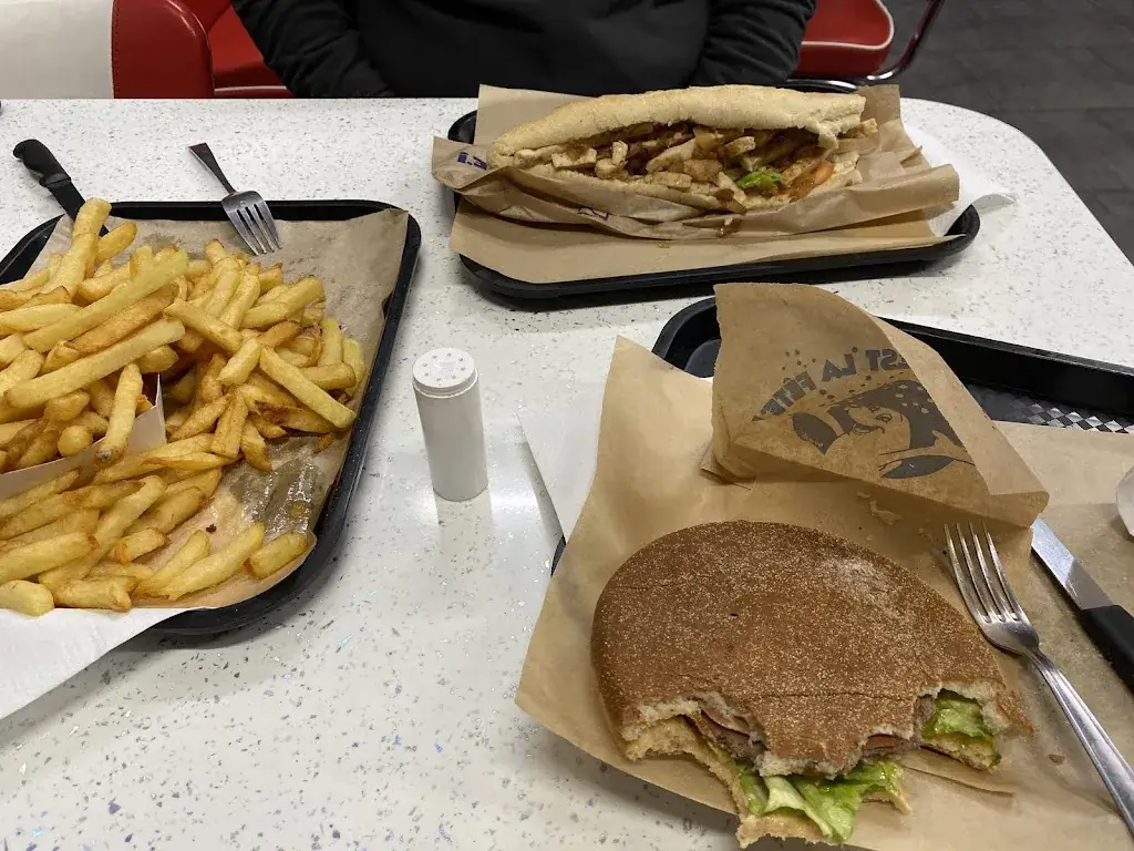 Helen_'LA PAUSE RETRO'_Divion_review