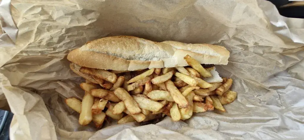 Christelle Estager_Friterie Douvrinoise_Douvrin_review