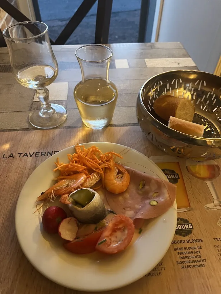 BEN ABERCROMBIE_La Taverne_Dourges_review