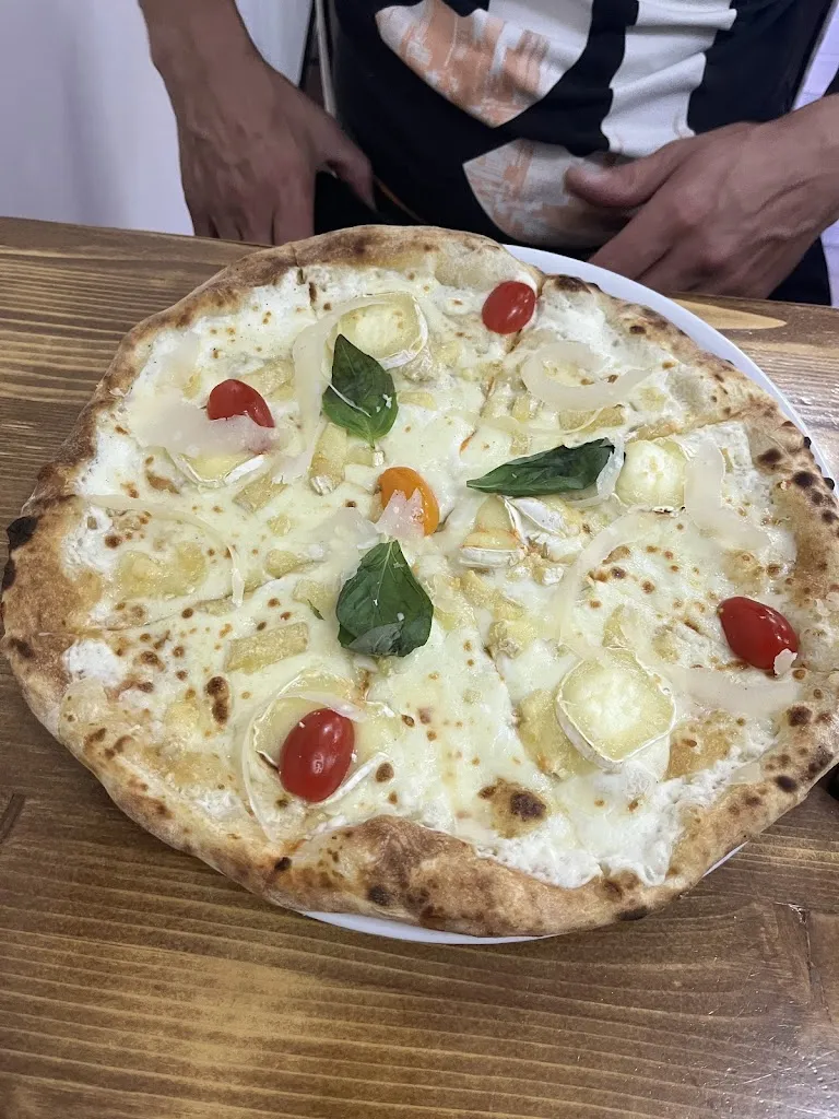 caroline soc_L’instant_Hénin-Beaumont_recensione