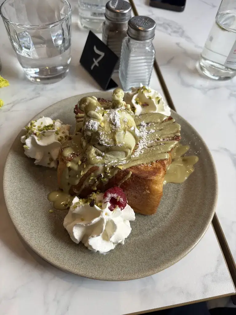 Madame_Zade Cook and Coffee_Hénin-Beaumont_review