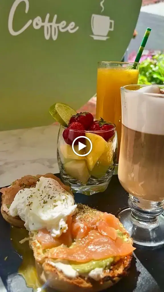 Zade Cook and Coffee_Hénin-Beaumont_slider_image_2