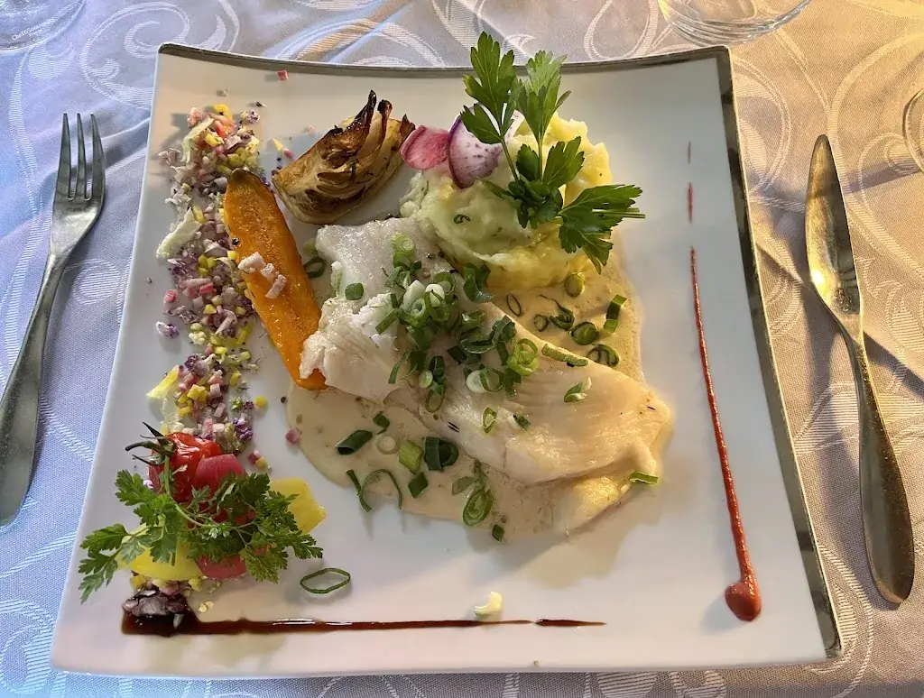 Humphrey Harrow_La Petite Auberge_Cucq_review