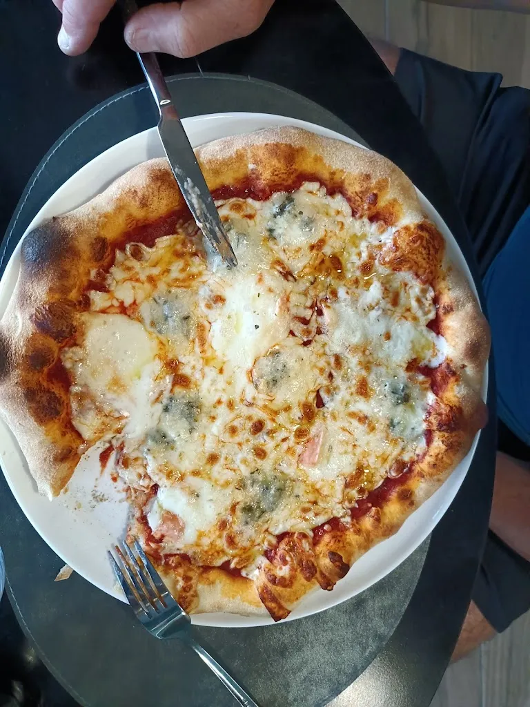 karine_Resto Pizzeria Chez Rémi_Cucq_review