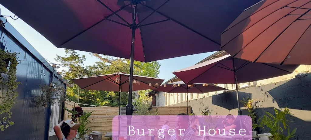 Burger House Stella_Cucq_slider_image_1
