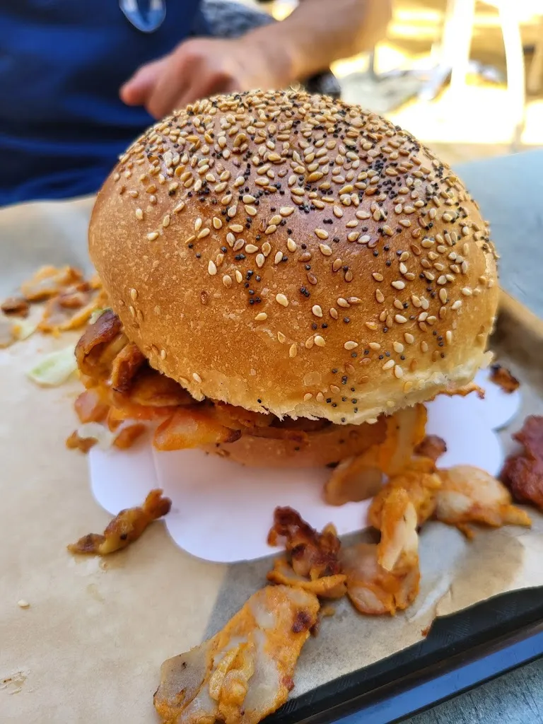 Burger House Stella_Cucq_slider_image_2