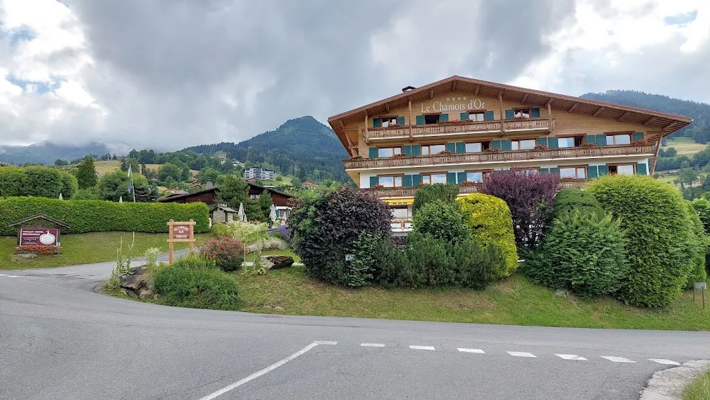 John Smith_Hôtel le Chamois d'Or_Cordon_reseña