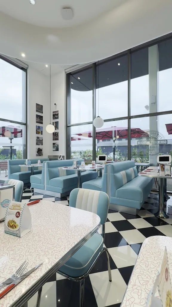 Holly's Diner_Duisans_slider_image_3