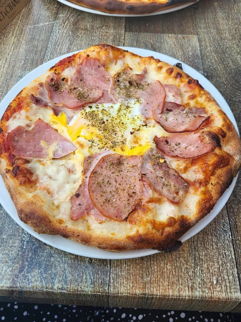 dolores valembois_La Pizza Dorée_Doullens_recensione