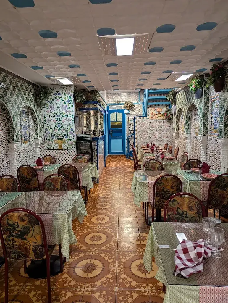 Anne van Ours_Le Soleil De Tunis_Douai_review