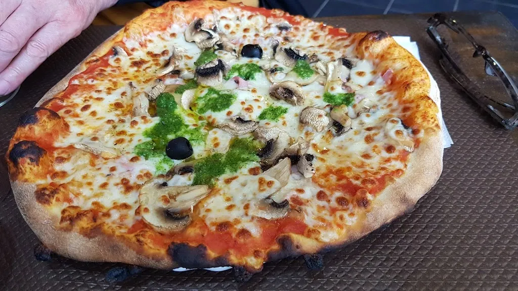 marie therese BAIL_L'Odyssée_Desvres_review