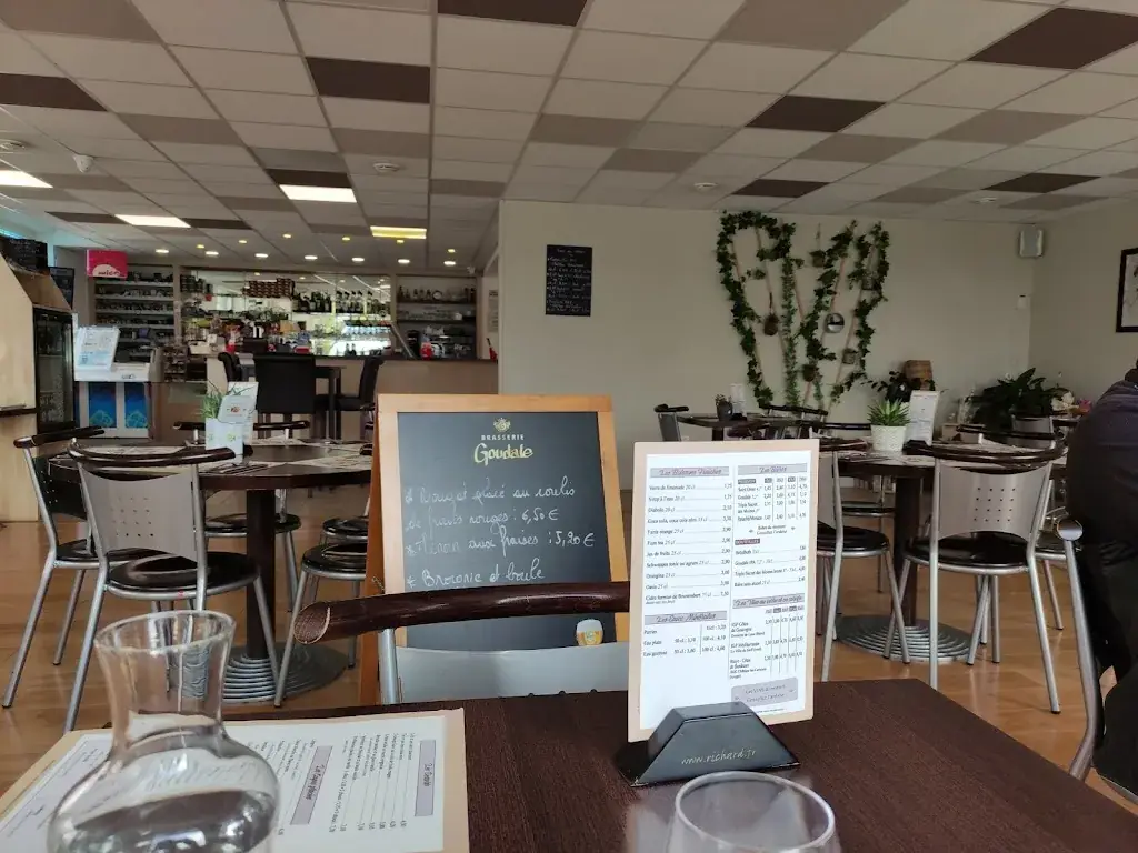 PASCAL POULAIN_L'auberge Du Cheval Blanc_Brunembert_avis