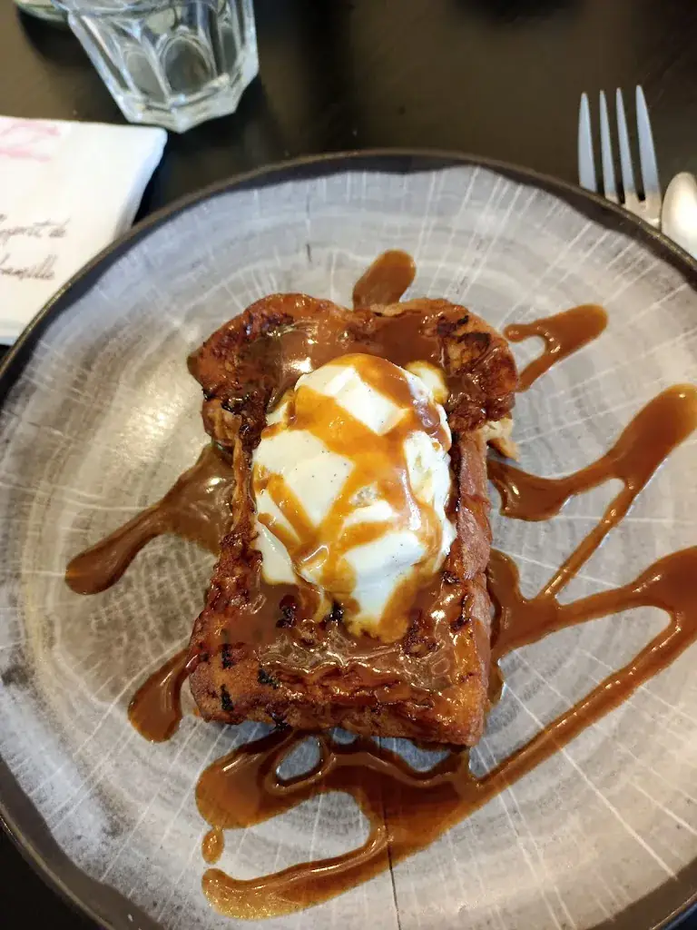 Charlotte Audugé_L'Esprit de Famille_Neuilly-en-Thelle_review