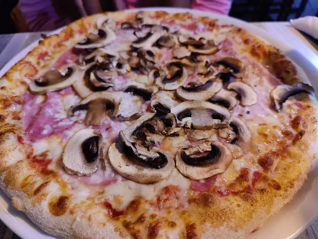 Lupu Cristian_A LA 4 SAISONS PIZZERIA_Cuincy_review