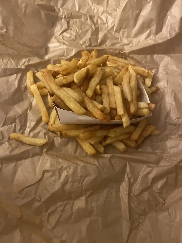 Jessica Ozdoba_Friterie De Cuincy Sand Jo_Cuincy_review