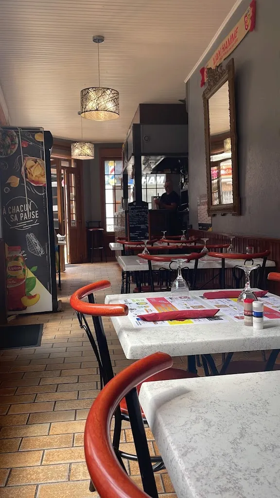 Emilio Zaratiegui_La Taverne_Ham_review