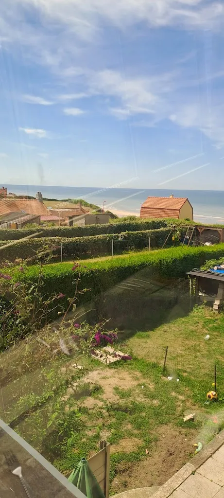 Christine Law de Lauriston_La Brise_Équihen-Plage_review