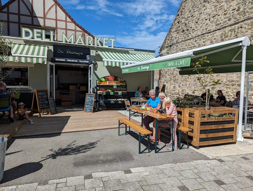 John Dunwell_La Sauvage, Bistrot Pop !_Équihen-Plage_review