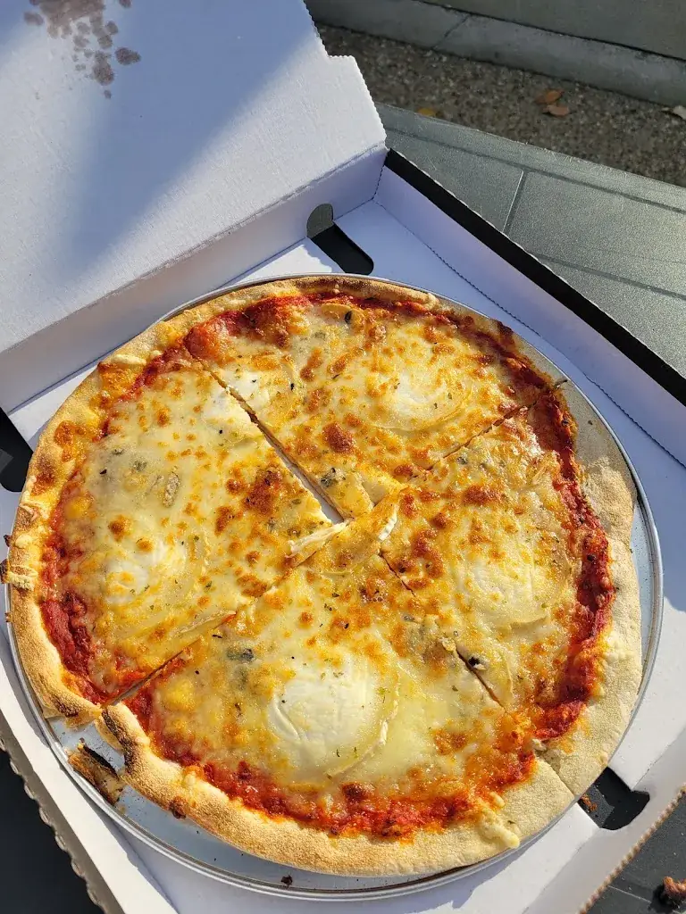 Pizza 901 - Distributeur 24/7_Équihen-Plage_slider_image_2