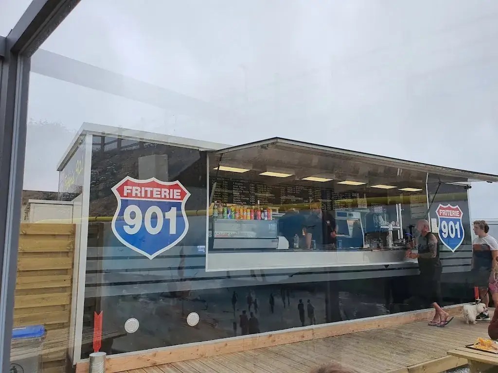 Philip Schirle_Friterie 901 Equihen-Plage_Équihen-Plage_review
