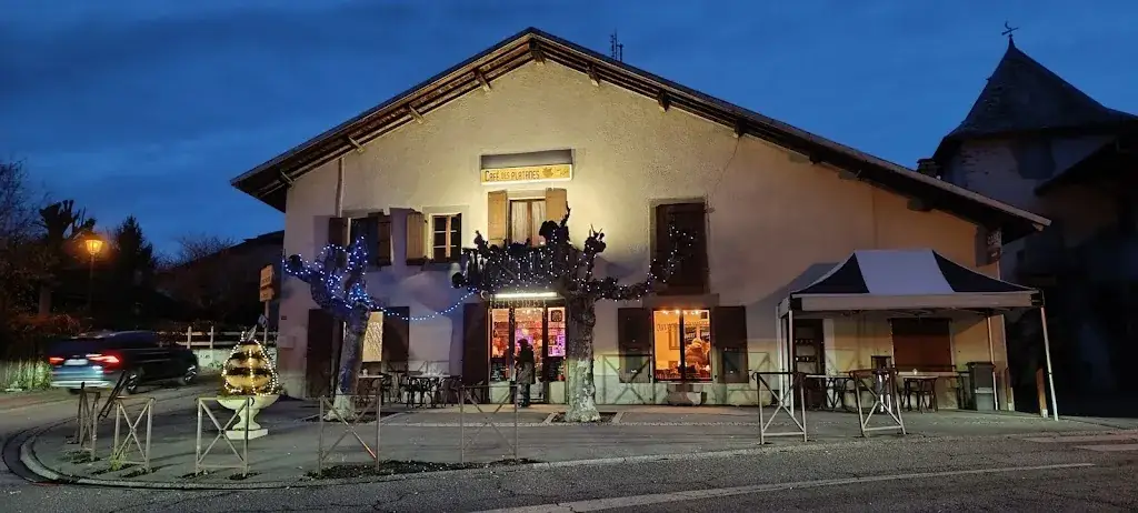 Le Café des Platanes_Cranves-Sales_slider_image_3