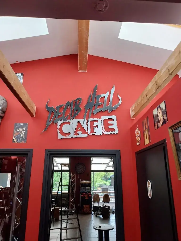 DECIB'HELL' CAFE restaurant in Esquelbecq