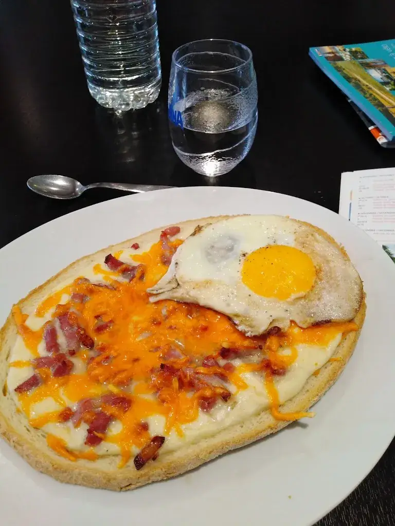 Cedric Rodrigues_La Kruys Straete_Wormhout_review